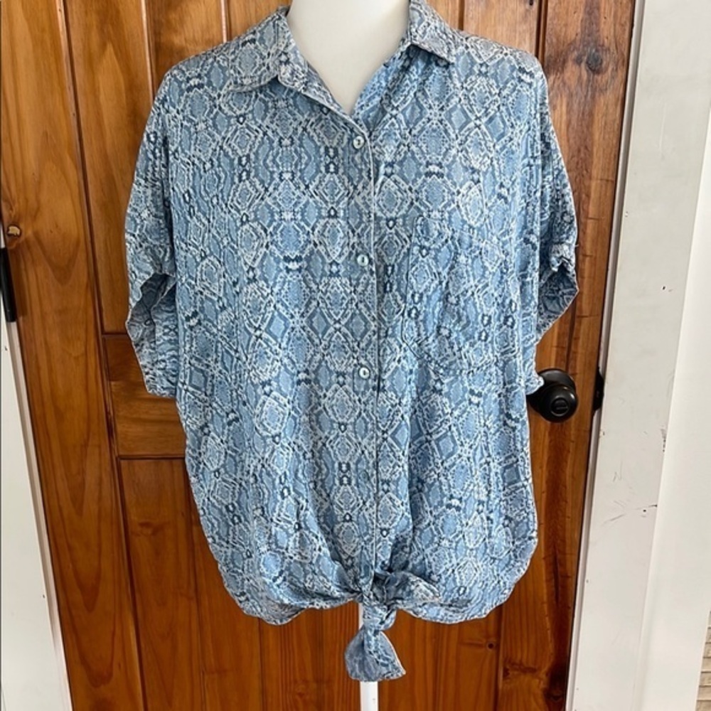 Liverpool Blue White Button Up Tie Front Top Aztec Southwest Snake print Large